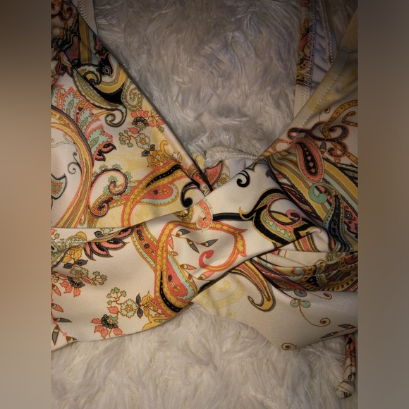 Paisley Print Bikini Top Size Small - Picture 2 of 9